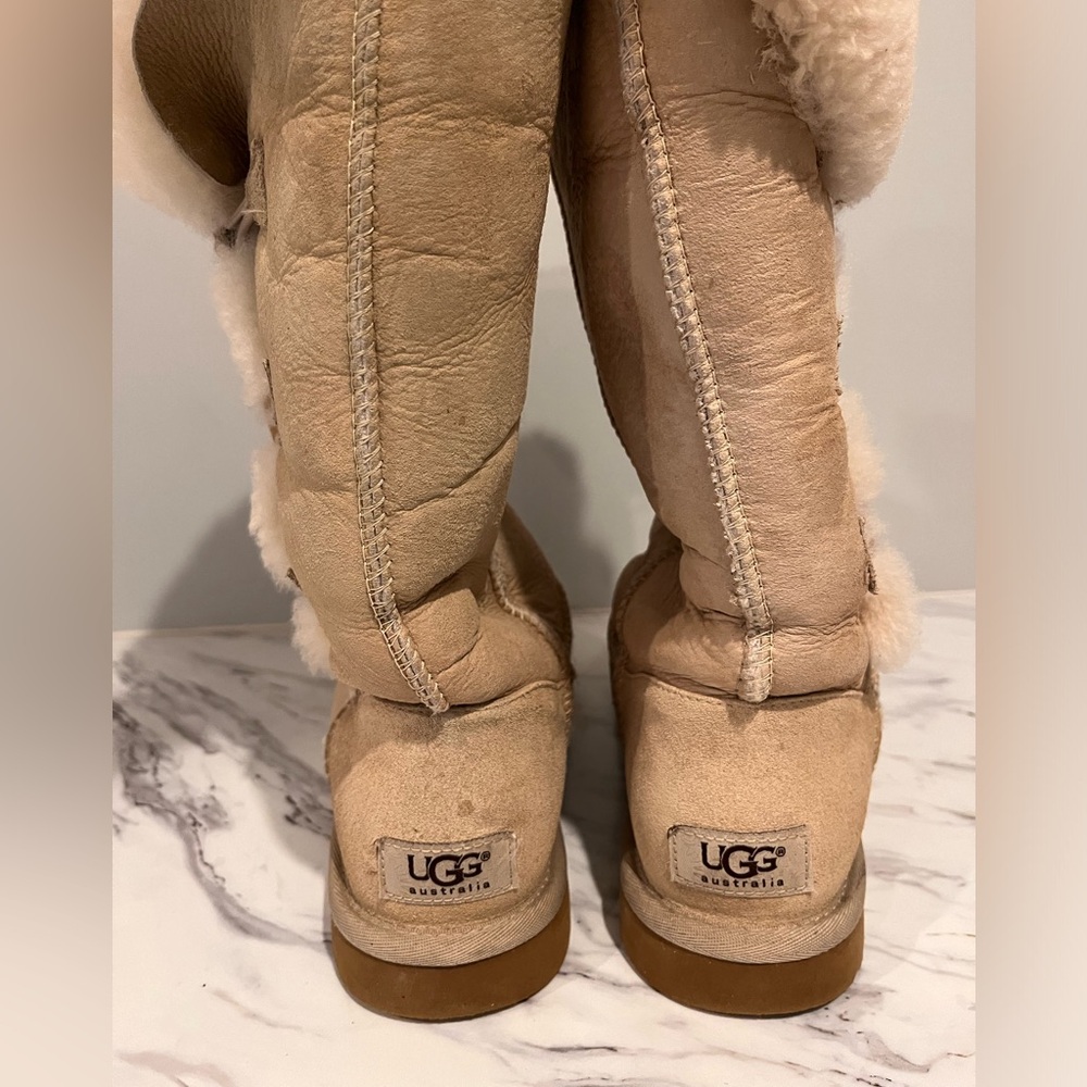 Ugg Boots With Bailey Button Triplet - image 3